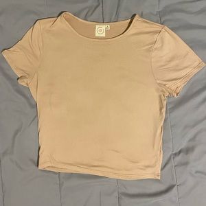Medium, peach cropped shirt
